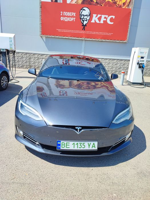 Свободна Аренда Tesla Model S