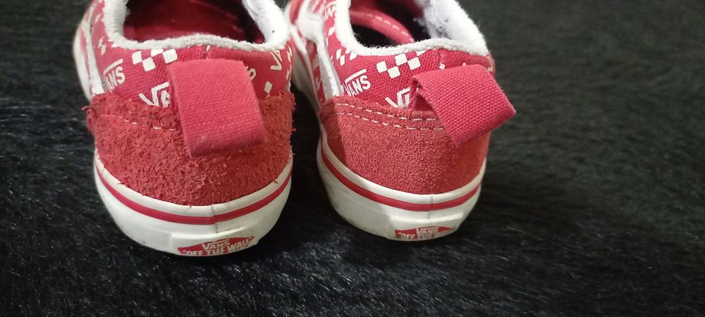 Tenis Vans vermelhas para menino