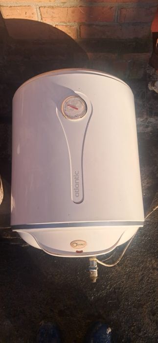 Продам бойлер з вертикальним мокрим теном