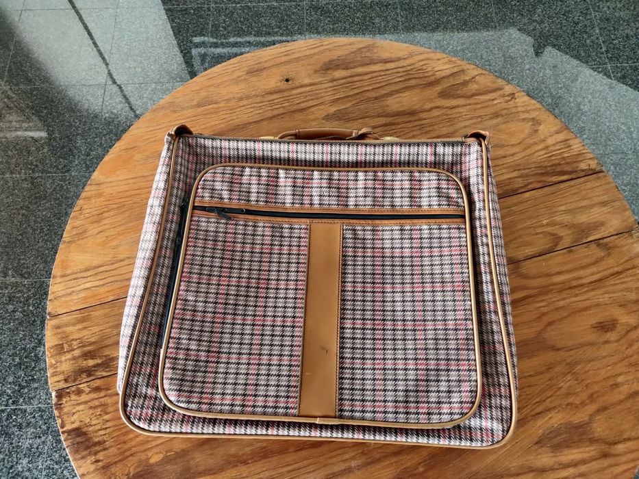 Porta fatos de viagem