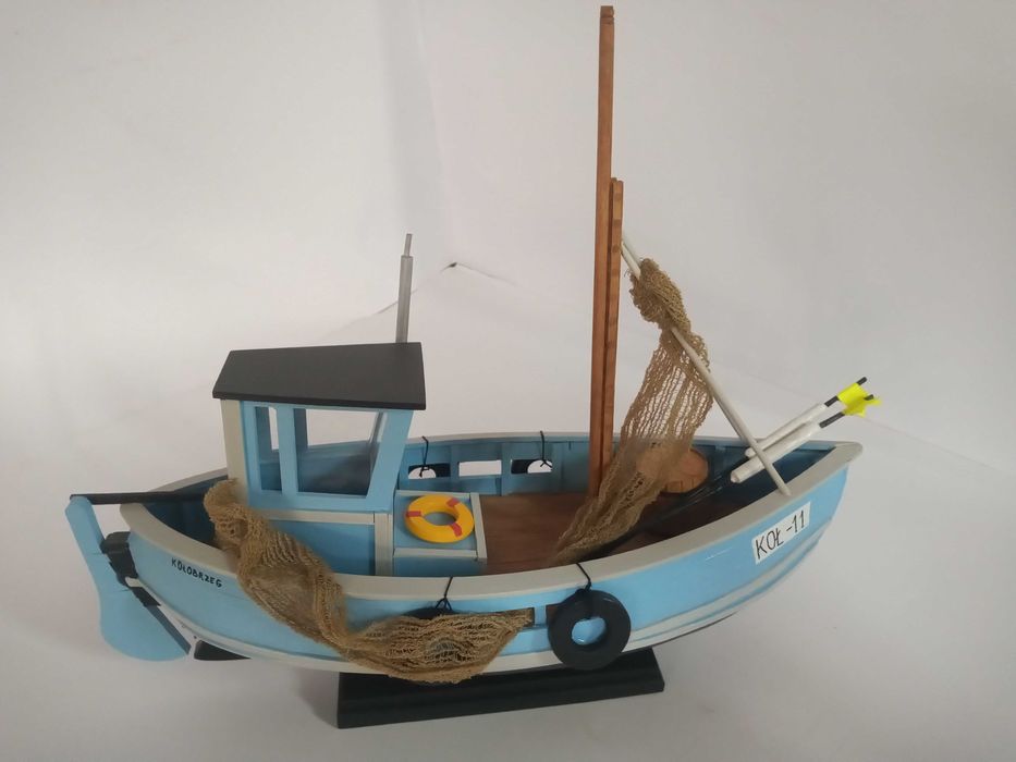 Model kutra kuter rybacki RĘKODZIEŁO drewno statek okręt PIĘKNY
