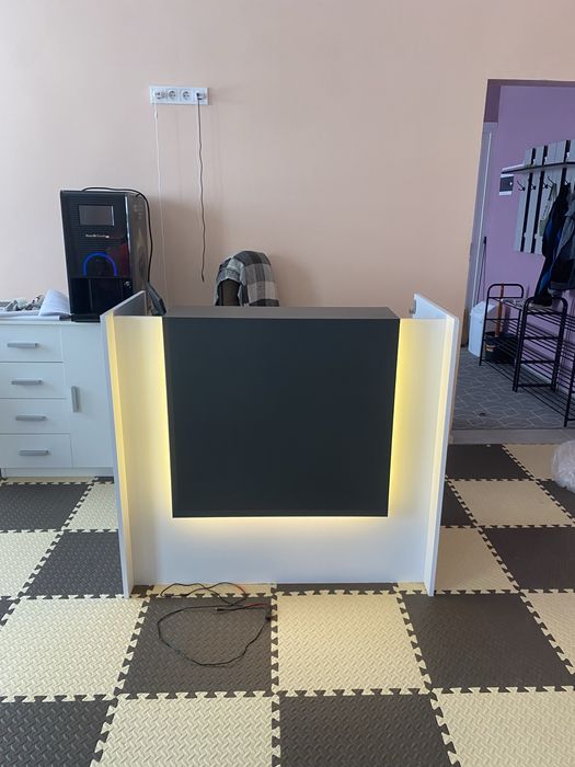 Ресепшн з підсвіткою