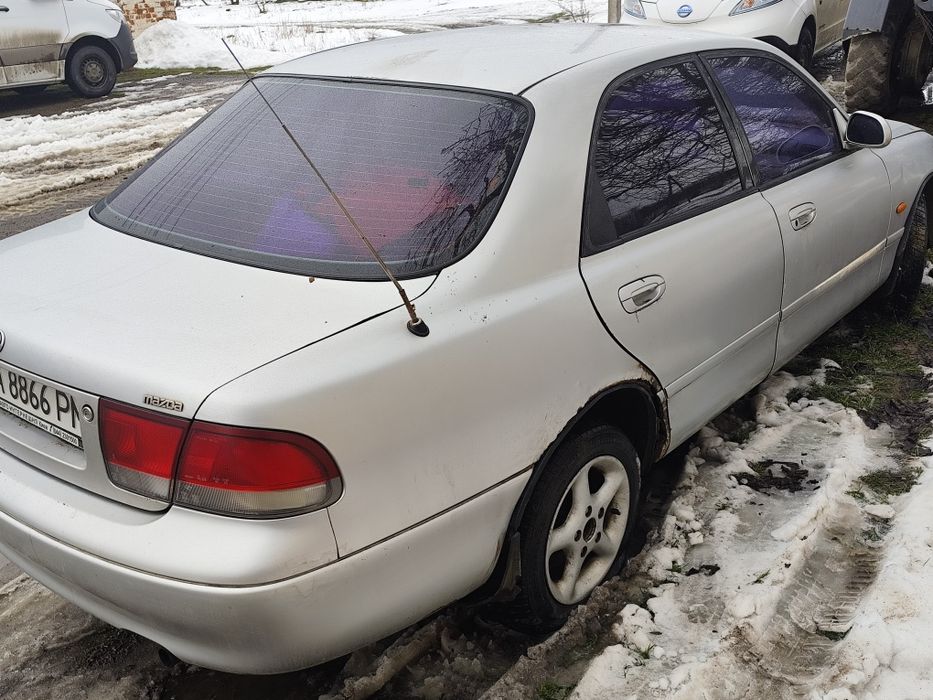 Мазда легковий автомобіль