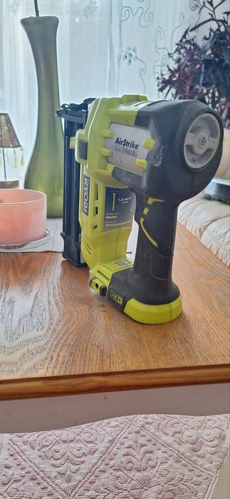 Gwoździarka Ryobi. Polecam