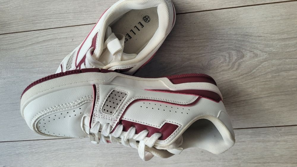 Buty sportowe damskie