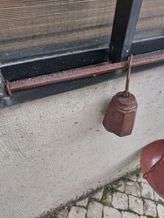 Balança em ferro steelyard (ou romana) antiga c/ capacidade de 3kg