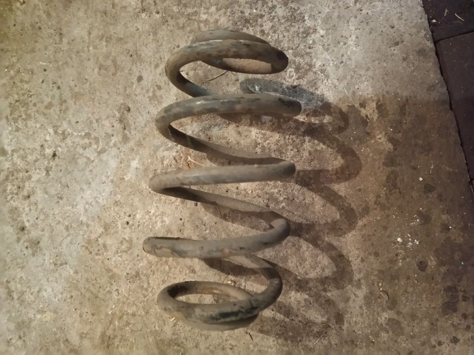 Пружина задняя vito вито