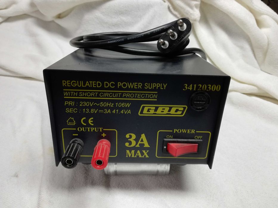 fonte de alimentação de bancada