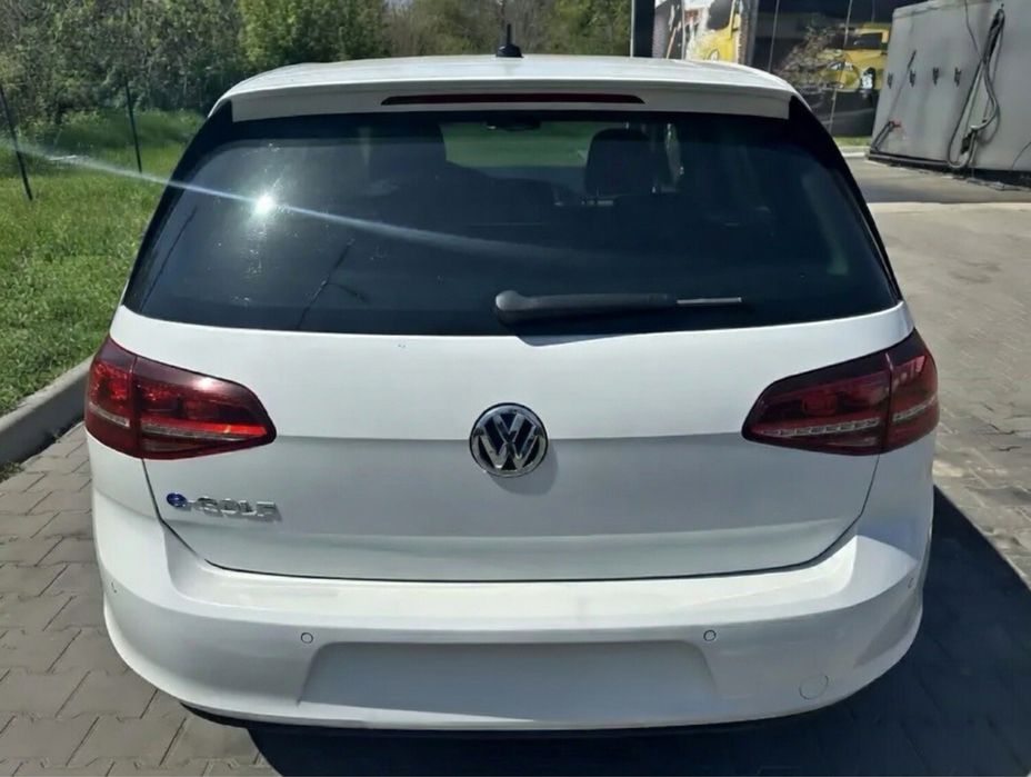 e-Golf 2016 продам