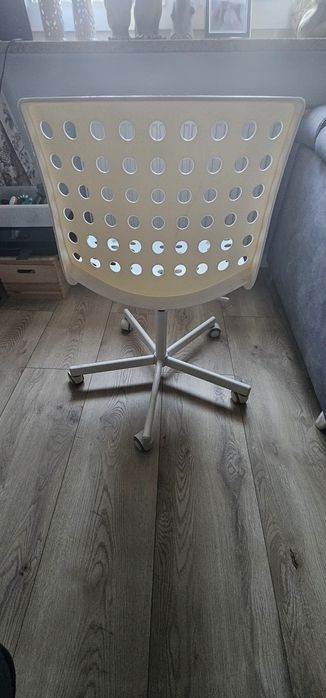 Fotelik biurowy regulowany