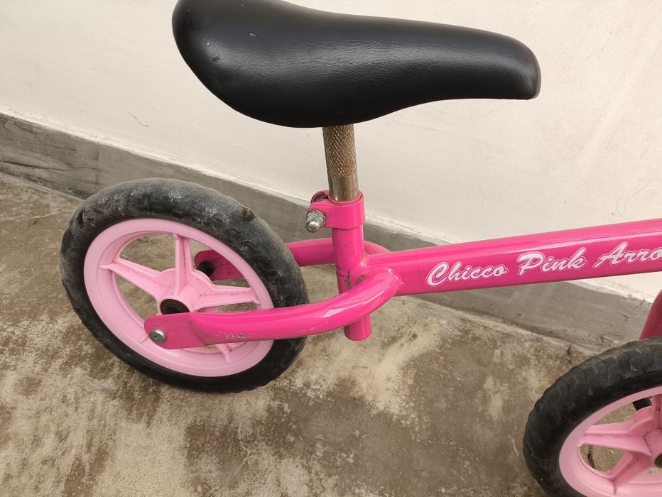 Bicicleta de equilíbrio menina