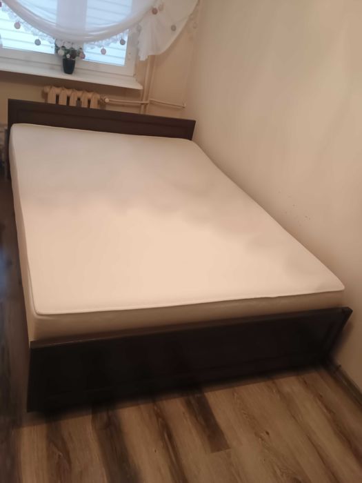Sprzedam dobre łóżko z materacem roz. 140x200
