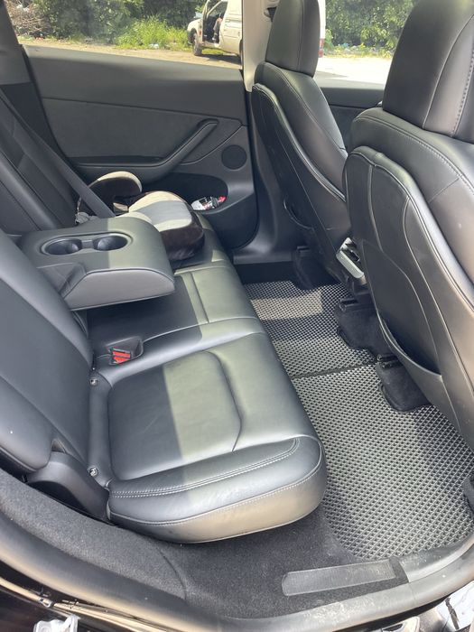 Продам Tesla Y 2022