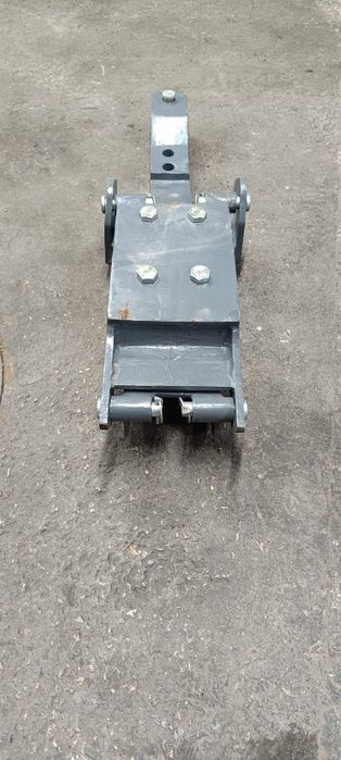 Zaczep dolny Massey Ferguson