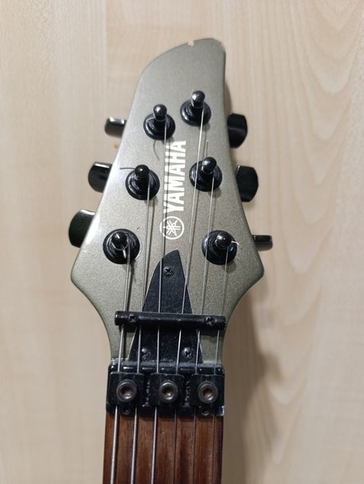 Электрогитара Yamaha RGX 220 DZ