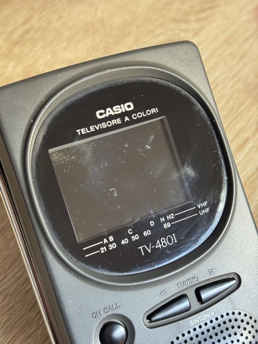Портативний телевізор Casio  TV-480I