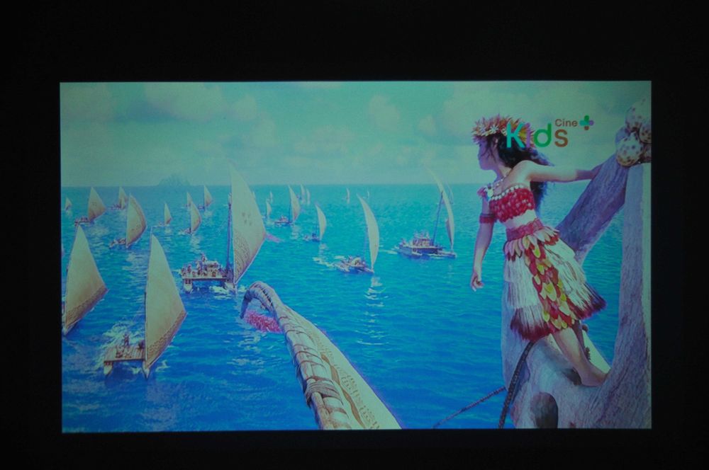 Проектор Byintec BL 127 LED 1280*800 Full HD + подарунок екран