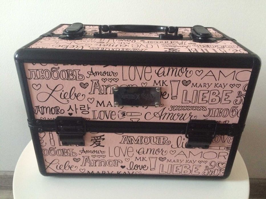 kuferek na kosmetyki Mary Kay