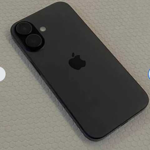 iPhone 16 de 128GB, cor preta, com apenas 12 meses