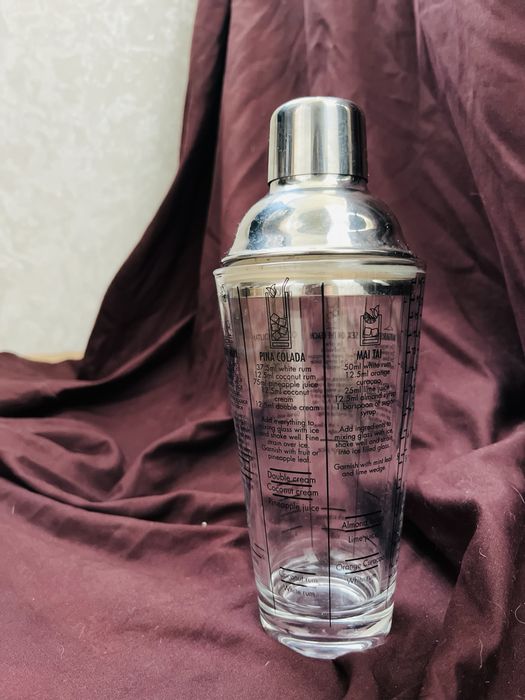 Шейкер для коктейлів із рецептами. 400 мл