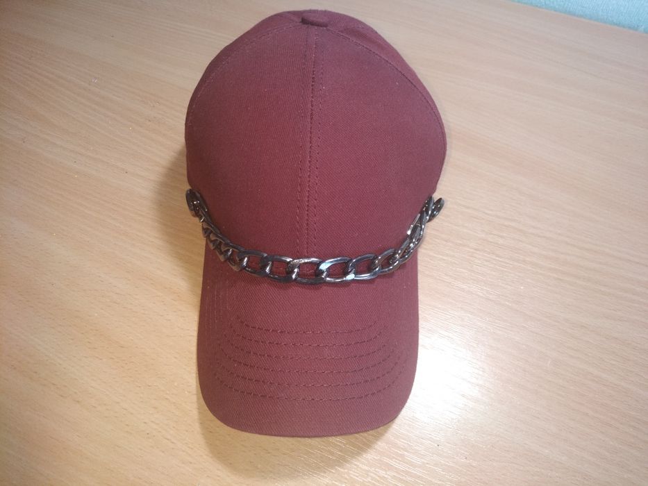 Продажа новой бейсболки...