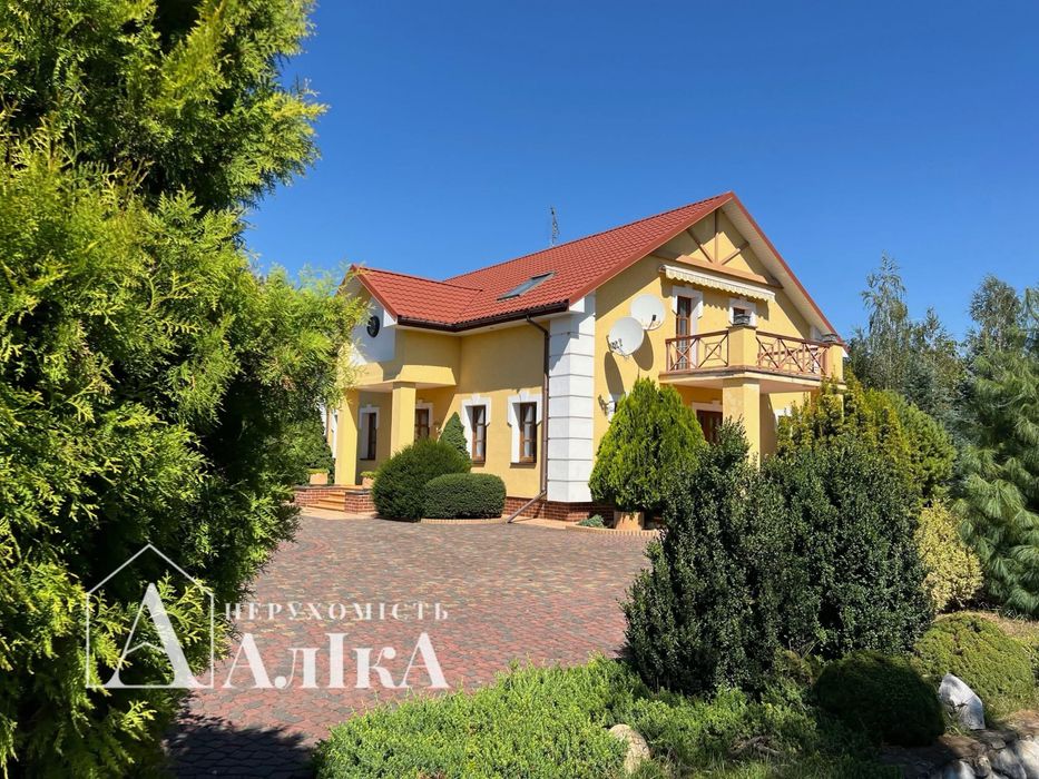 Продам великий маєток в неймовірному місці на березі річки Дністер