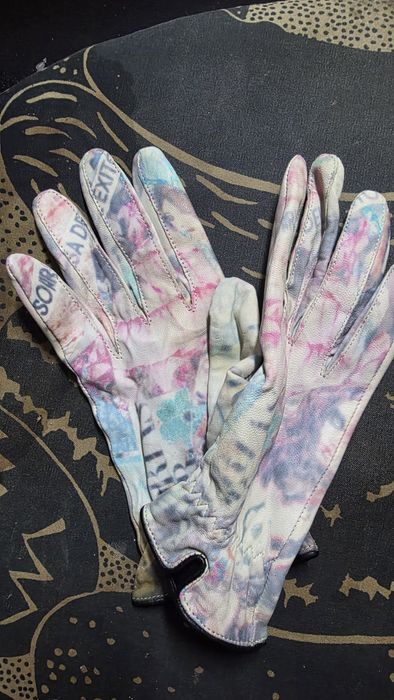 Luvas desigual novas