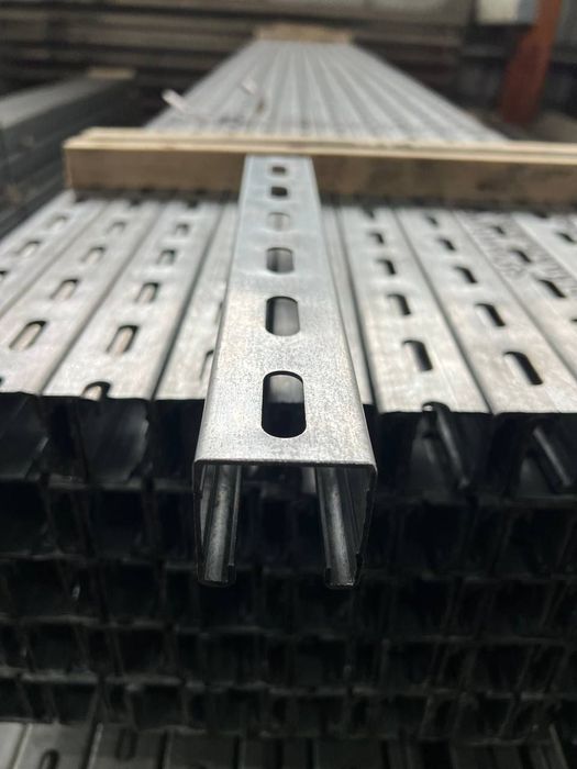 Профіль для кріплення сонячних панелей