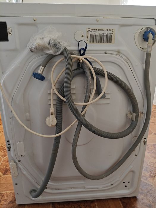 Пральня машина   indesit  Iwsc5105