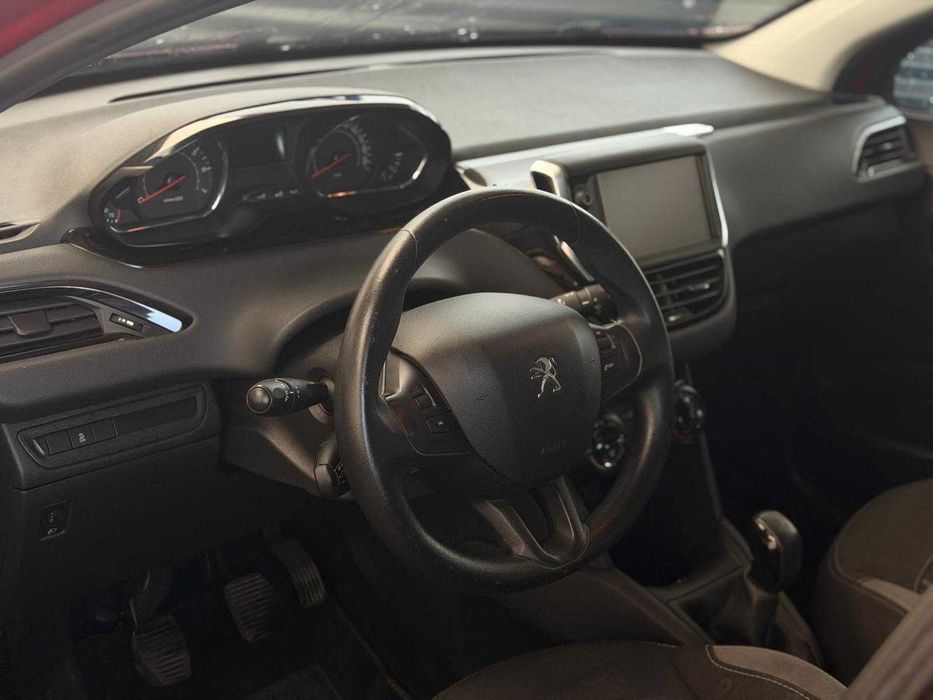 Peugeot 208 1.2 VTi 82CV