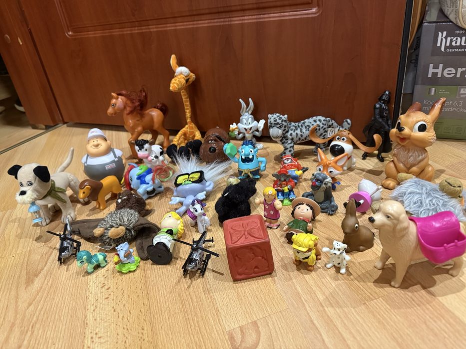 Фігурки макдональдз дісней