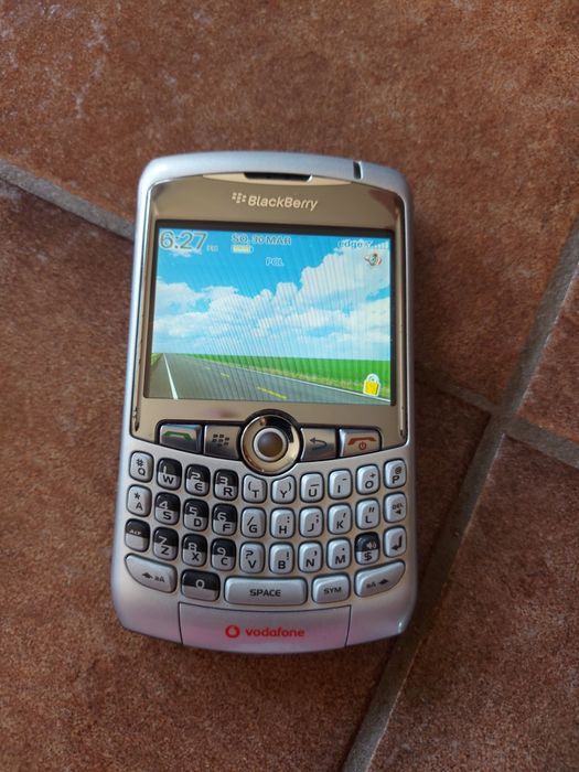 Telefon komórkowy firmy Black Berry