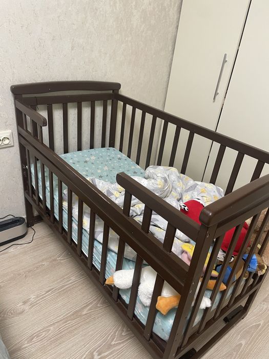 Продам детскую кроватку