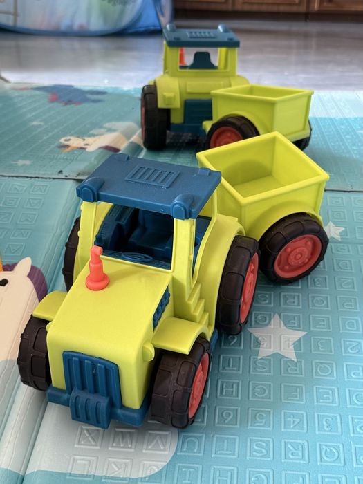 Traktor z przyczepą dla malucha