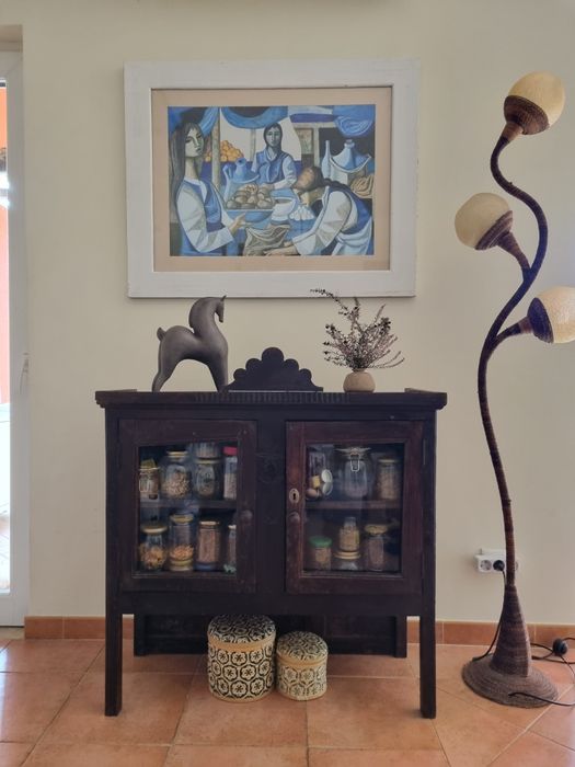 URGENTE Pequeno louceiro antigo