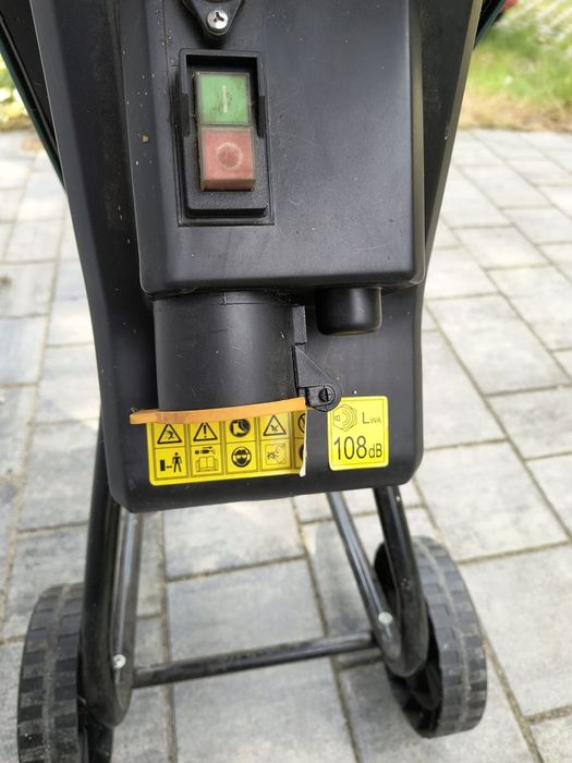 Elektryczna rębarka do gałęzi