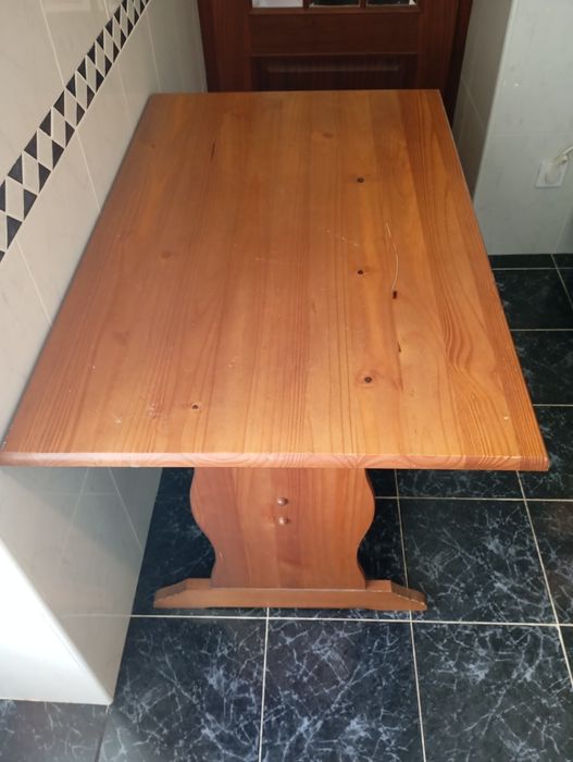 Mesa de madeira robustas
