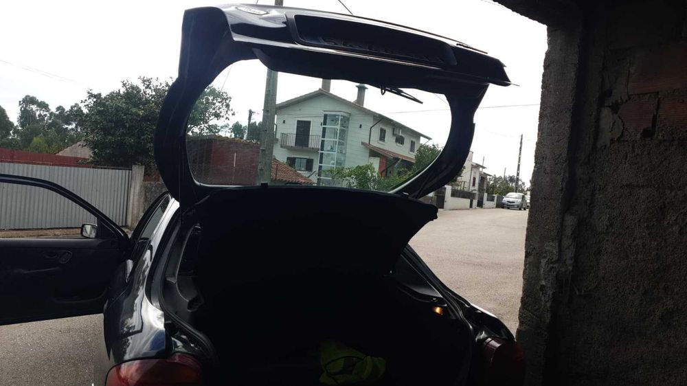 Ford Mondeo 1.6 i Gasolina 90 cv / 66 kW