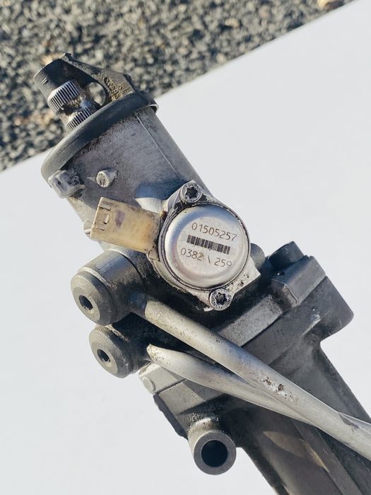 Рульова Рейка BMW E60 E61 на 1 Датчик Рулевая Рейка е60 Серватроник