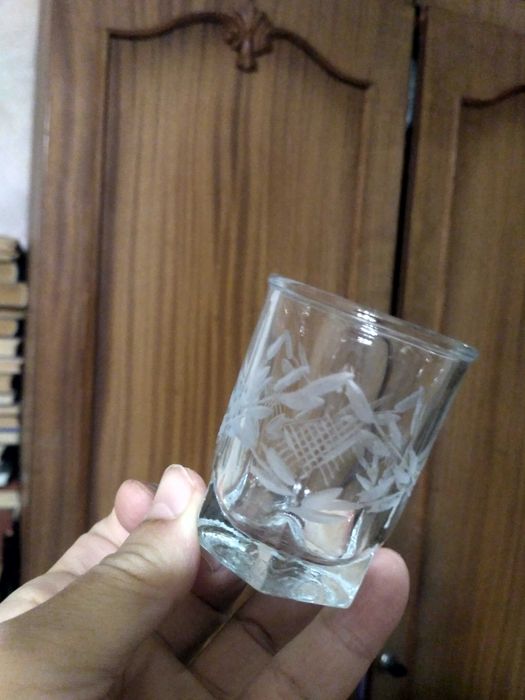 Хрустальный графин, рюмки-стопки  10 шт и 3 шт с мельхиоровым дном