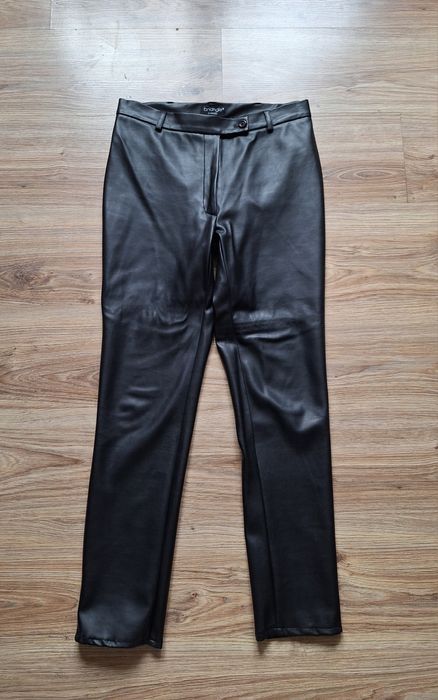 Czarne skórzane spodnie proste 38 wysoki stan triangle