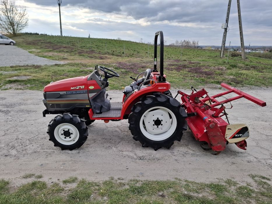 Traktorek japoński 4x4 Mitsubishi MT 241 piekny stan