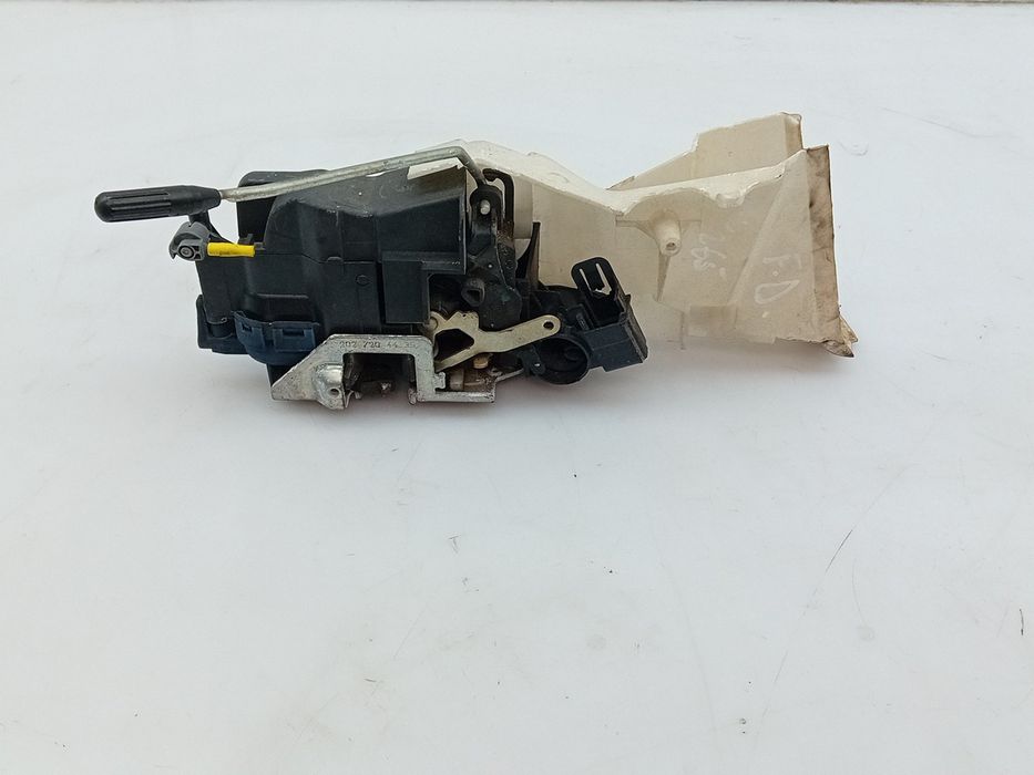 Fechadura / fecho porta frente direito MERCEDES-BENZ Classe E Carrinha