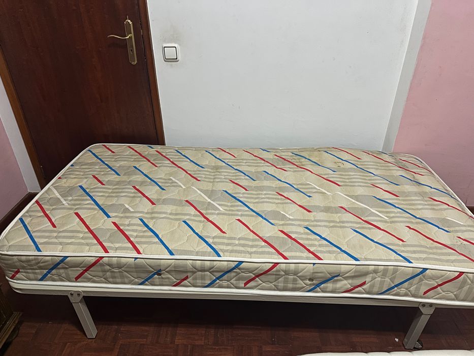 cama de solteiro