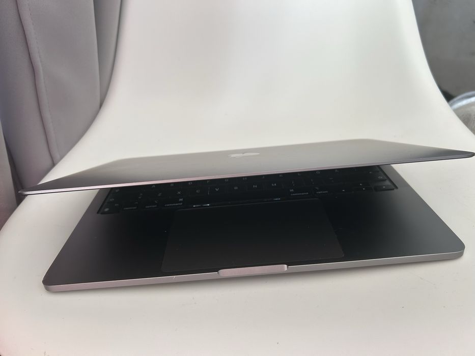 Apple MacBook Pro A2338 | Apple M1 | 16 GB RAM | 512 GB SSD