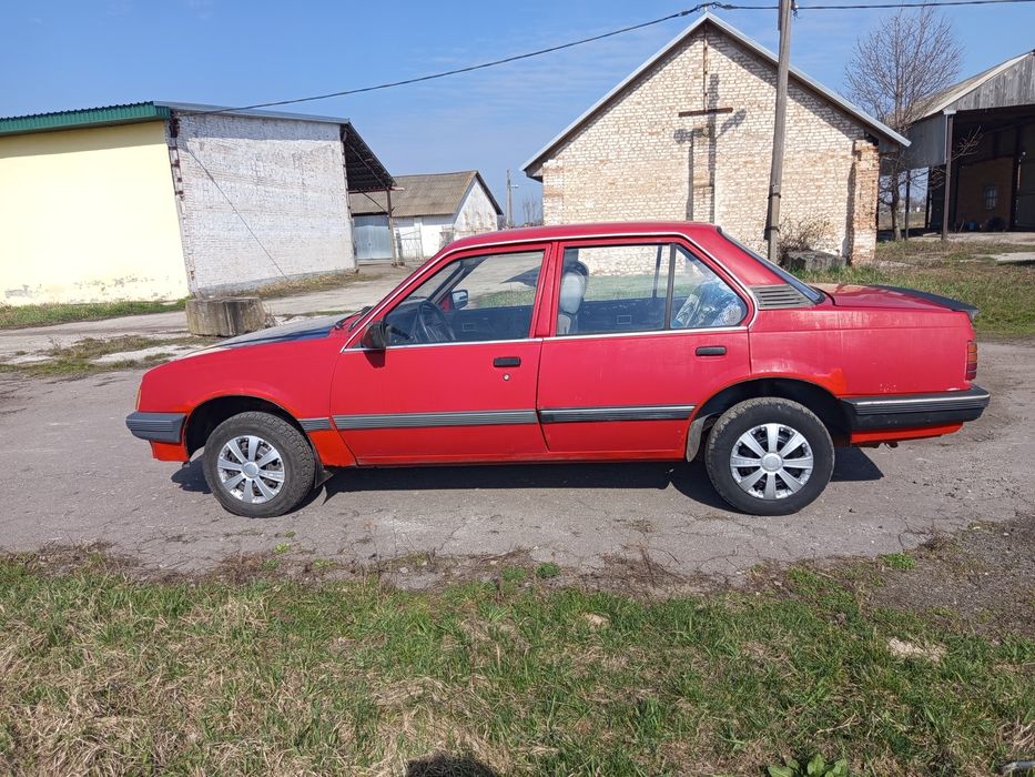 Продаю Опель аскона 1986 року