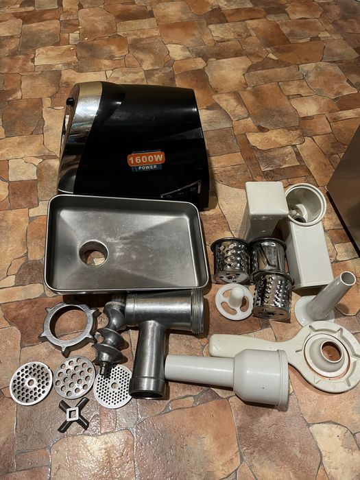 Продам мясорубку Vitek Forte