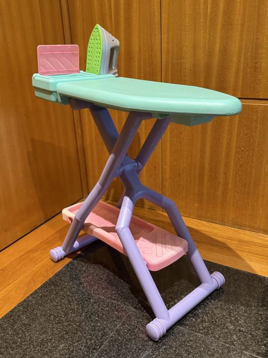 Tábua passar e ferro brincar