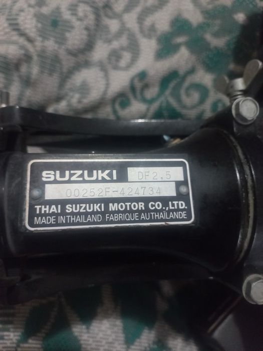 човновий двигун Suzuki df 2.5