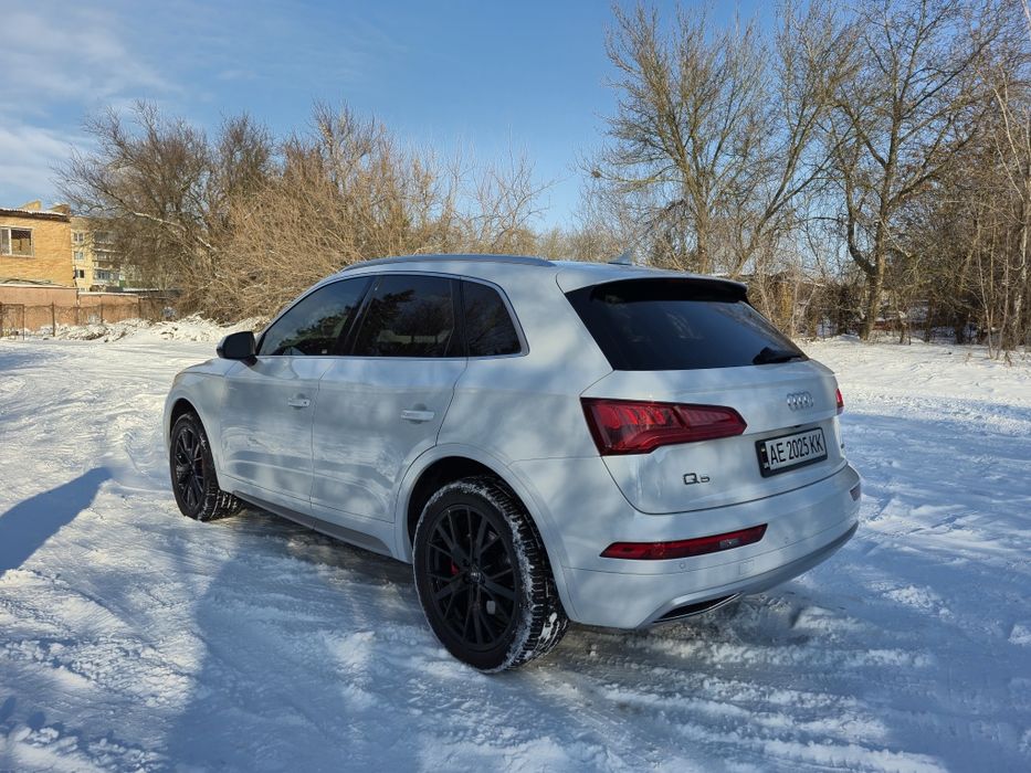 Audi Q5 2019 2.0tfsi panorama